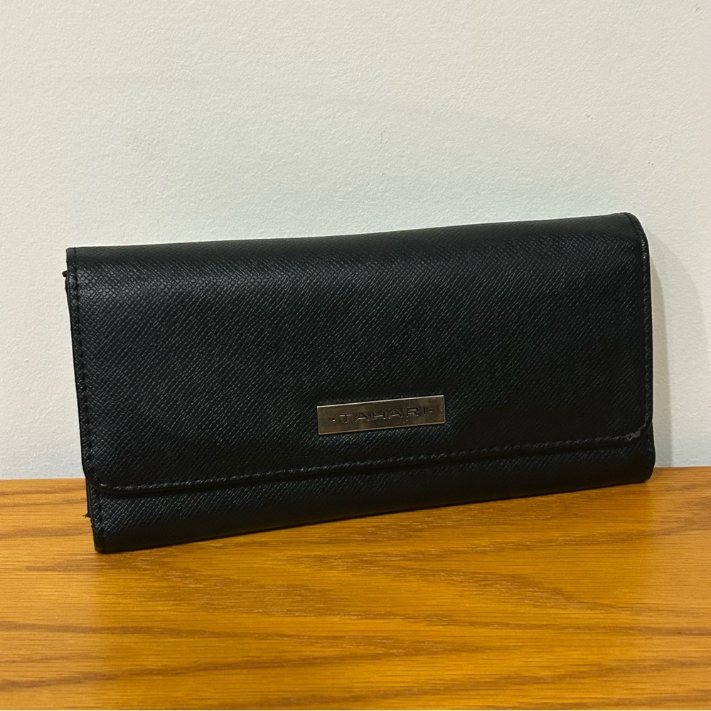 Tahari Trifold Black Pebbled Leather Wallet Billfold Clutch Card Holder